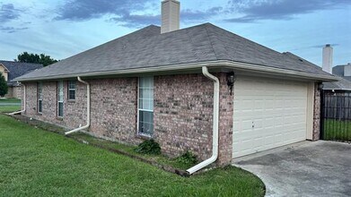 1800 Avon Dr in Corinth, TX - Building Photo - Building Photo
