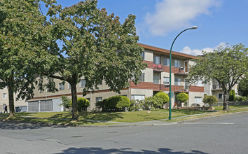 8777 Montcalm St in Vancouver, BC - Building Photo - Building Photo