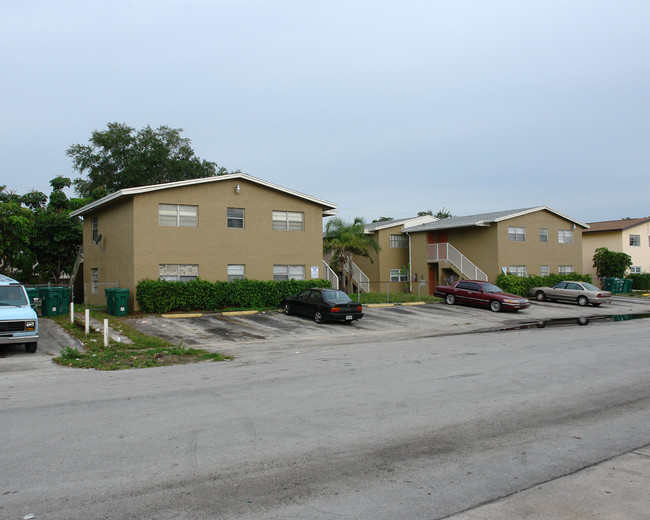 3731-3741 SW 60th Ave in Fort Lauderdale, FL - Building Photo - Building Photo