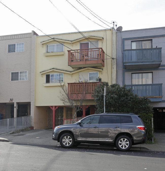 690 Villa St in Daly City, CA - Building Photo - Building Photo