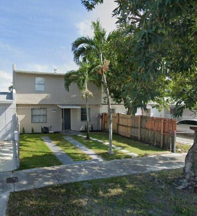 19363 NW 45th Ave in Miami Gardens, FL - Building Photo