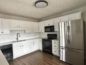 5656 Seafield Ln in Hope Mills, NC - Building Photo - Building Photo