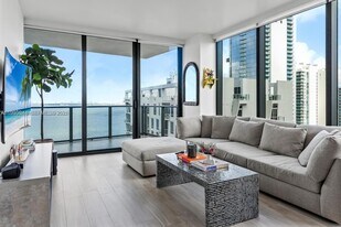 460 NE 28th St, Unit 2008 in Miami, FL - Building Photo