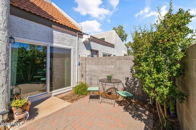 property at 6810 S Snyder Ln