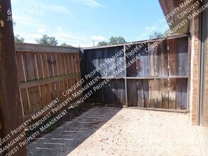 615 E Main St in Whitehouse, TX - Building Photo - Building Photo