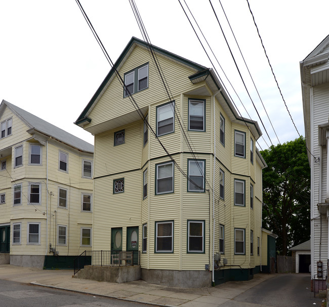 190-192 Jewett St in Providence, RI - Foto de edificio - Building Photo