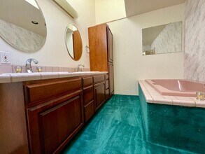 20300 E Forest Fern Dr in Sandy, OR - Building Photo - Building Photo