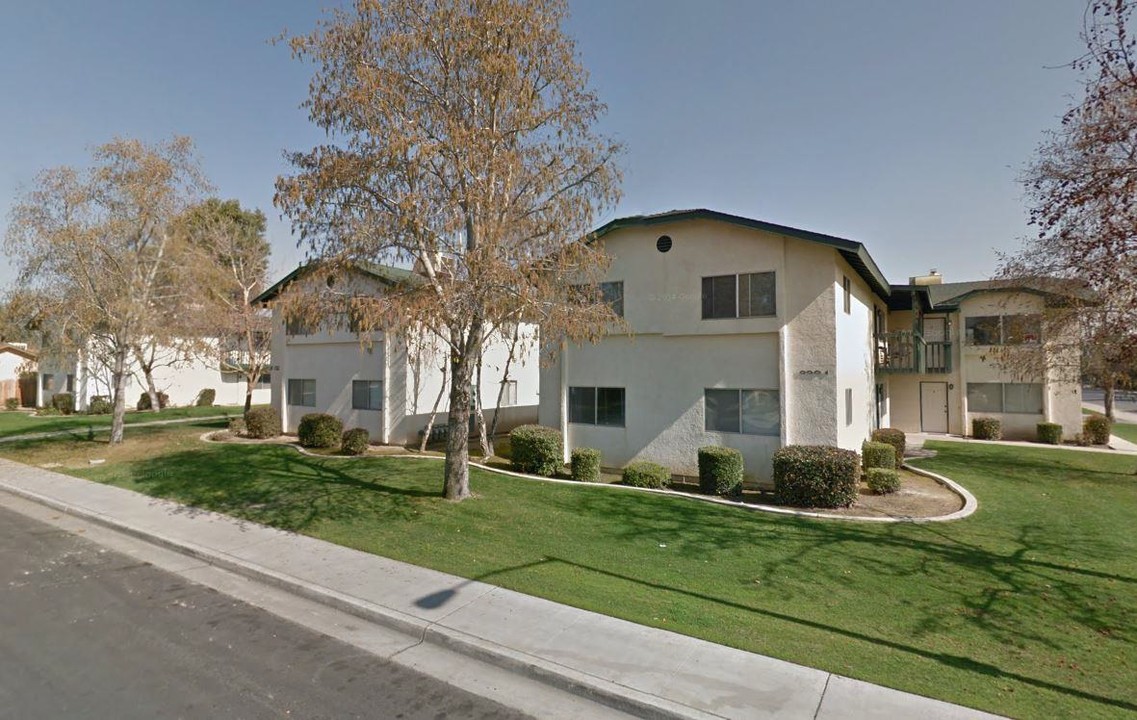 Castleford Street Portfolio in Bakersfield, CA - Building Photo