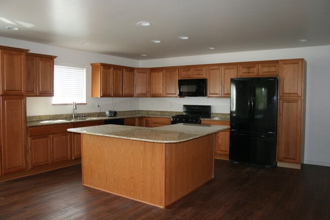 5455 U.S. 93 S in Whitefish, MT - Building Photo - Building Photo