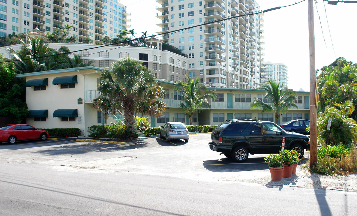 400 SW 7th Ave in Fort Lauderdale, FL - Building Photo