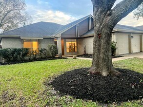 4427 Leyland Dr in Pearland, TX - Foto de edificio - Building Photo