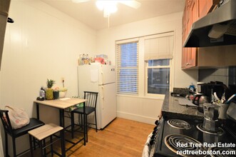 108 Myrtle St, Unit 12 in Boston, MA - Building Photo - Building Photo