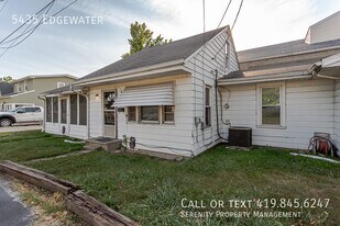 5435 Edgewater Dr in Toledo, OH - Building Photo