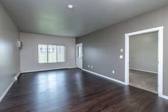 Shadow Bay Apartments in West Fargo, ND - Foto de edificio - Interior Photo
