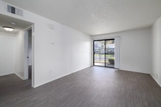 Lakeridge Apartments in Murrieta, CA - Building Photo - Building Photo