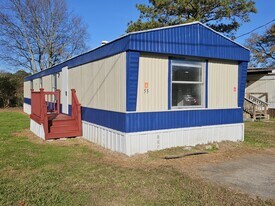 210 Jamback Rd in Anniston, AL - Building Photo