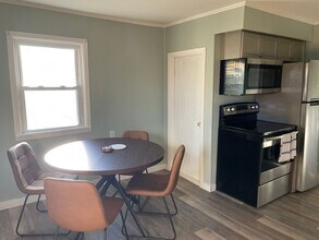 83 Oak St, Unit 85 Oak St in Burlington, VT - Foto de edificio - Building Photo