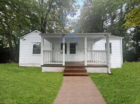 1944 Washington Rd in East Point, GA - Building Photo