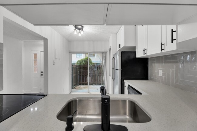 904 Banks Rd in Coconut Creek, FL - Building Photo - Building Photo