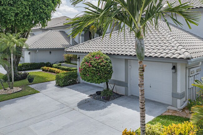 Briarwood at Indian Springs in Boynton Beach, FL - Building Photo - Building Photo