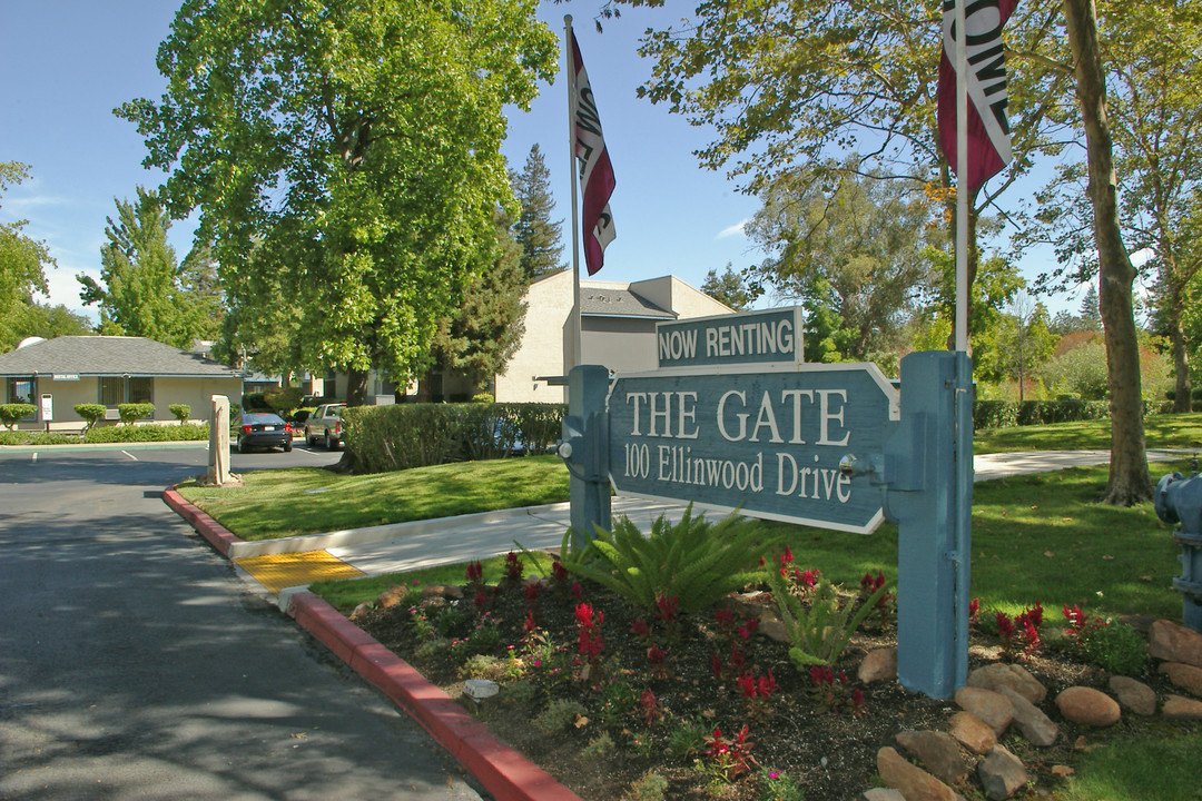 The Gate Apartments in Pleasant Hill, CA - Building Photo