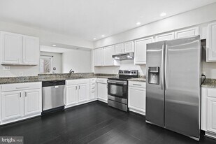 9473 Clocktower Ln in Columbia, MD - Building Photo