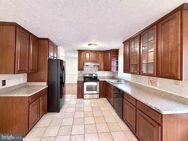 5437 Braddock Ridge Dr in Centreville, VA - Building Photo - Building Photo