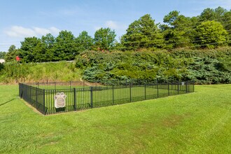 Hills at Hoover Apartments in Hoover, AL - Foto de edificio - Building Photo