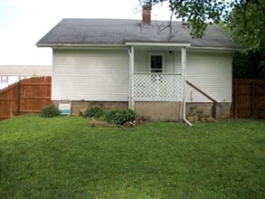 1427 N Kinser Pike in Bloomington, IN - Building Photo - Building Photo