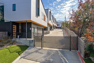 Hillside Condos in Austin, TX - Building Photo - Building Photo