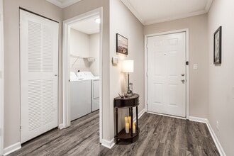 Wellington Manor in Alabaster, AL - Building Photo - Building Photo