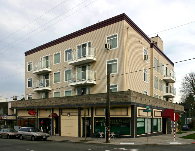 5200 Roosevelt Way NE in Seattle, WA - Building Photo - Building Photo