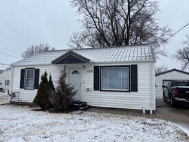 1516 E Pauline St in Appleton, WI - Building Photo
