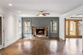 2468 Ridgeway Dr in Atlanta, GA - Building Photo - Building Photo