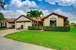 8176 Waterline Dr in Boynton Beach, FL - Building Photo