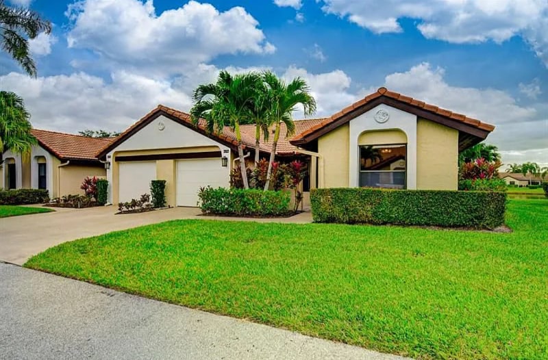 8176 Waterline Dr in Boynton Beach, FL - Building Photo