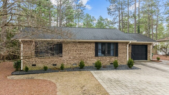 1635 Longleaf Dr E in Pinehurst, NC - Building Photo - Building Photo