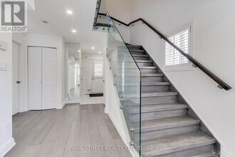 834 Pucks Pl in Newmarket, ON - Building Photo - Building Photo