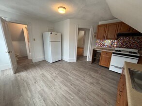 37 Almont St in Medford, MA - Building Photo - Building Photo