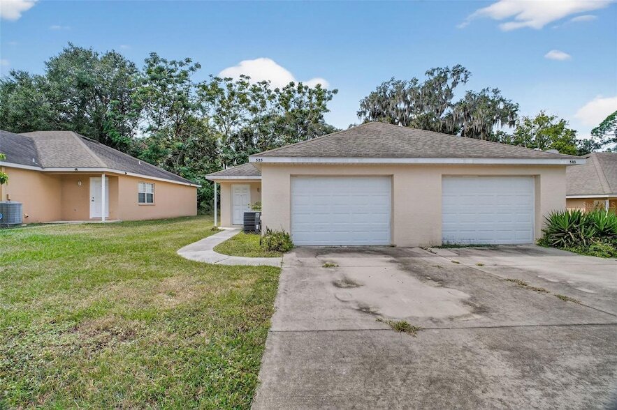 525 Paulling Dr in Leesburg, FL - Building Photo