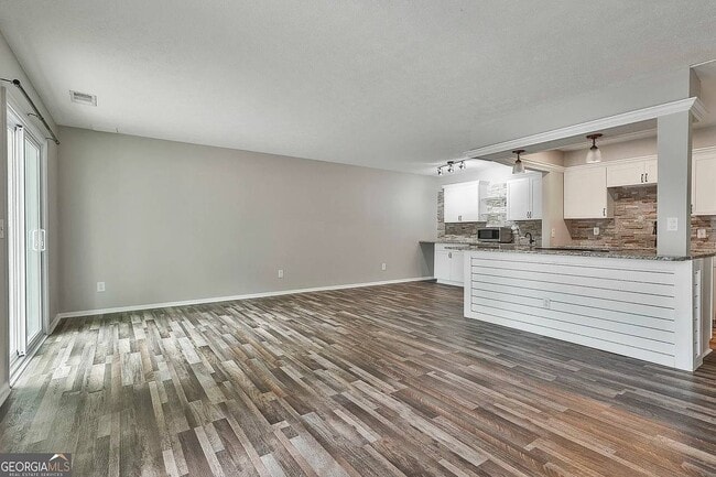 202 Panstone Dr, Unit 2