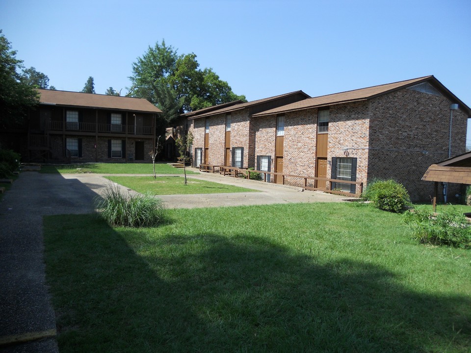 Rus-Tique apartment in Hattiesburg, MS - Foto de edificio