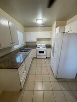 8625-31 Glenhaven St in San Diego, CA - Building Photo
