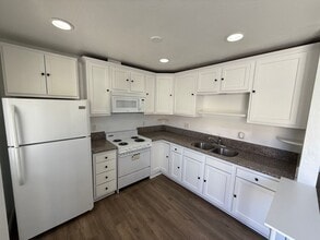 2258 Pamela Ln in Costa Mesa, CA - Building Photo - Building Photo