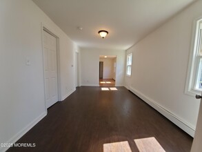 722 Monmouth Pkwy in Middletown, NJ - Building Photo - Building Photo