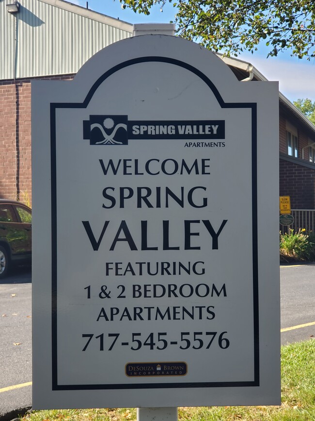 Spring Valley in Harrisburg, PA - Foto de edificio - Building Photo