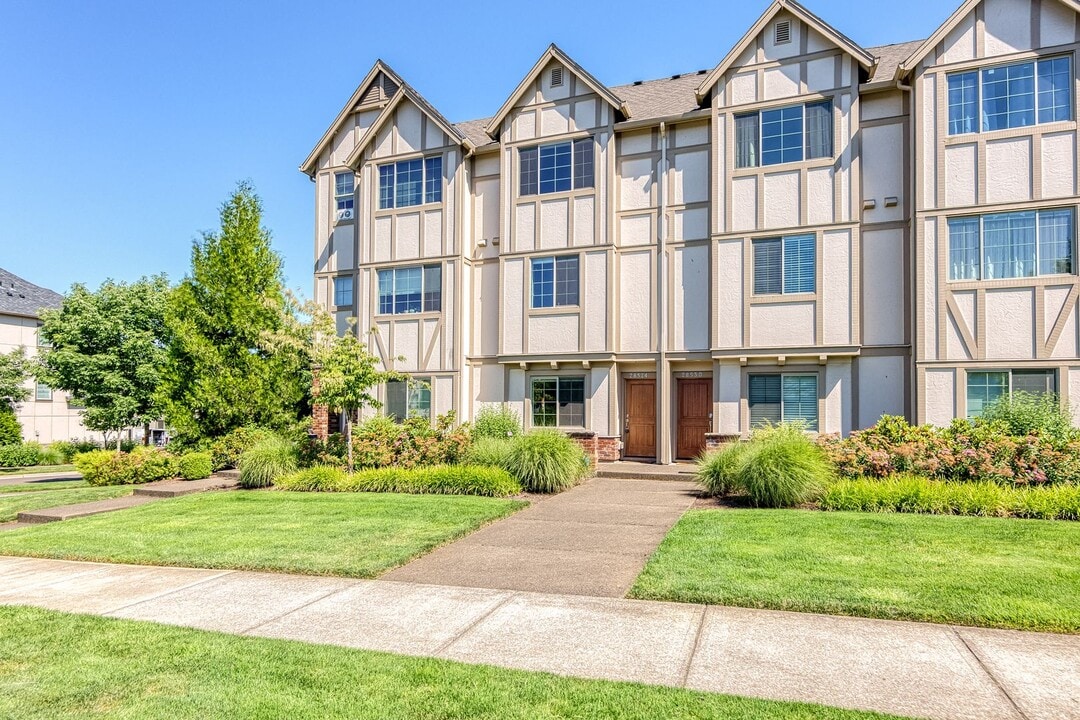 28524 SW Villebois Dr N in Wilsonville, OR - Building Photo