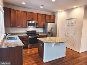 22520 Highcroft Terrace in Ashburn, VA - Building Photo - Building Photo
