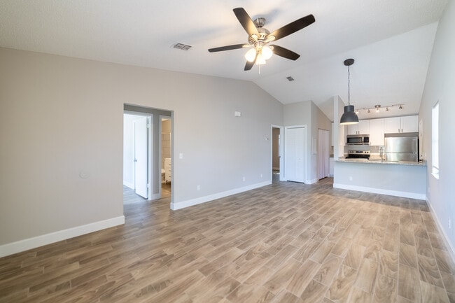 970 Orchid St in Atlantic Beach, FL - Foto de edificio - Building Photo
