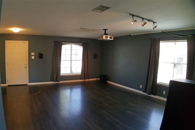 9121 Frock Ct in Austin, TX - Foto de edificio - Building Photo